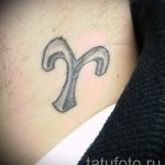 Aries tatouage sur son cou - une photo du tatouage fini 02082016 2010 tatufoto.ru