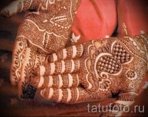 Bilder mehendi an den Händen - Foto temporäre Henna-Tattoo 1005 tatufoto.ru