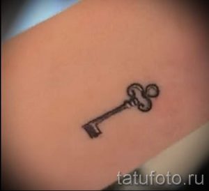 Foto - cool kleine Tattoos - ein Beispiel 2009 tatufoto.ru