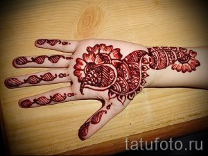 Hand Peacock mehendi auf - Fotos temporäre Henna-Tattoo 1008 tatufoto.ru