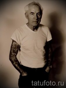It looks like a tattoo in his old age - an example of a photo 01082016 10