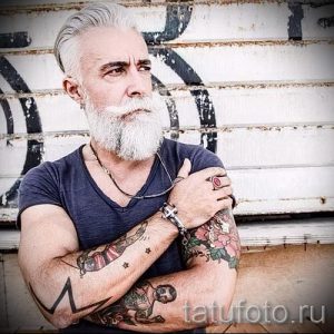 It looks like a tattoo in his old age - an example of a photo 01082016 16