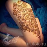 Mehendi auf dem Bein am Oberschenkel - Optionen für temporäre Henna-Tattoo auf 05082016 2037 tatufoto.ru