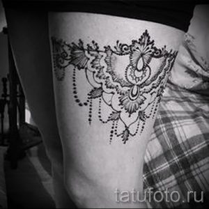 Mehendi sur sa jarretière de jambe - options pour tatouage au henné temporaire sur 05082016 1095 tatufoto.ru