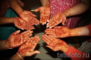 Photos mehendi sur les mains - photo temporaire tatouage au henné 1194 tatufoto.ru