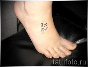 Tattoo-Zetteln auf sein Bein - ein Foto des fertigen Tätowierung 02082016 1077 tatufoto.ru