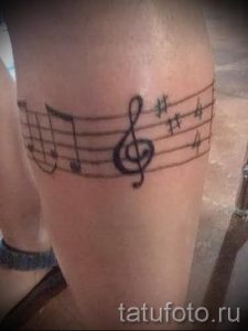 Tattoo-Zetteln auf sein Bein - ein Foto des fertigen Tätowierung 02082016 2078 tatufoto.ru