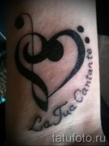 Tätowierung stellt fest an seinem Handgelenk - ein Foto des fertigen Tätowierung 02082016 1038 tatufoto.ru
