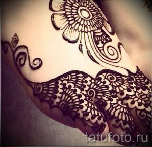 Zeichnungen Henna auf dem Fuß Licht - Variationen über eine temporäre Henna-Tattoo 05082016 1110 tatufoto.ru