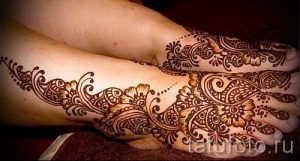 belles mehendi sur sa jambe - options pour tatouage au henné temporaire sur 05082016 1002 tatufoto.ru