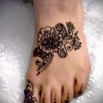 fleurs mehendi pieds - options pour tatouage au henné temporaire sur 05082016 1012 tatufoto.ru