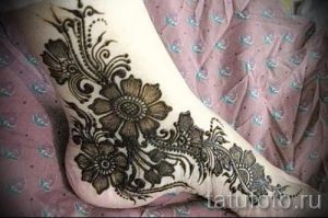 mehendi Blumen Fuß - Optionen für temporäre Henna-Tattoo auf 05082016 1050 tatufoto.ru