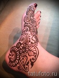 mehendi Blumen Fuß - Optionen für temporäre Henna-Tattoo auf 05082016 3052 tatufoto.ru