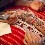 mehendi Inschriften auf der Hand - Foto temporäre Henna-Tattoo 1078 tatufoto.ru