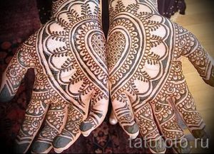 mehendi Muster auf der Hand - eine temporäre Henna-Tattoo Foto 1080 tatufoto.ru