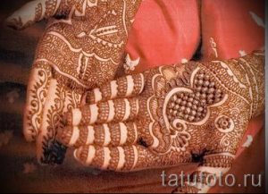 mehendi Muster auf der Hand - eine temporäre Henna-Tattoo Foto 12082 tatufoto.ru