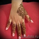 mehendi an den Fingern - eine temporäre Henna-Tattoo Foto 2019 tatufoto.ru