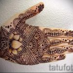 mehendi auf der Hand Lotus - eine temporäre Henna-Tattoo Foto 1030 tatufoto.ru