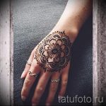 mehendi auf der Hand Mandala - eine temporäre Henna-Tattoo Foto 2032 tatufoto.ru