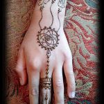 mehendi auf der Hand Traumfänger - Bild temporäre Henna-Tattoo 3036 tatufoto.ru