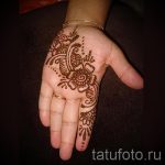 mehendi auf der Hand für Kinder - Foto temporäre Henna-Tattoo 1028 tatufoto.ru
