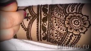 mehendi auf der Innenseite des Armes - Foto temporäre Henna-Tattoo 1039 tatufoto.ru