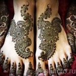mehendi auf ihre Hand und Fuß - Optionen für temporäre Henna-Tattoo auf 05082016 2039 tatufoto.ru