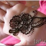 mehendi auf ihre Handzeichnung - Foto temporäre Henna-Tattoo 2056 tatufoto.ru