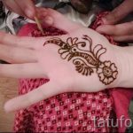 mehendi auf ihrem Arm ein wenig - Bild temporäre Henna-Tattoo 1061 tatufoto.ru