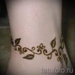 mehendi auf ihrem Bein in Form eines Armbandes - Optionen für temporäre Henna-Tattoo auf 05082016 3046 tatufoto.ru