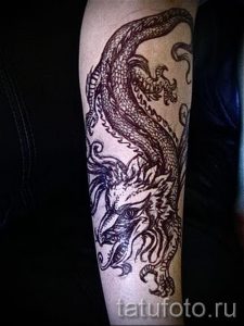 mehendi dragon on his arm - a temporary henna tattoo photo 1073 tatufoto.ru