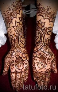 mehendi inscriptions on hand - Photo temporary henna tattoo 1079 tatufoto.ru