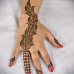 mehendi on a hand bird feather - Photo temporary henna tattoo 1088 tatufoto.ru