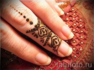 mehendi on hand at home - a temporary henna tattoo photo 2099 tatufoto.ru