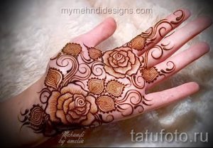mehendi on hand flowers - Photo temporary henna tattoo 1103 tatufoto.ru