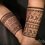 mehendi on her arm bracelet - Picture temporary henna tattoo 1117 tatufoto.ru