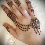 mehendi on her arm light pictures - photo of temporary henna tattoo 1122 tatufoto.ru