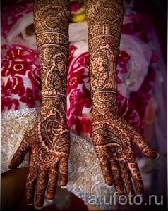 mehendi on her arm up to the elbow - a temporary henna tattoo photo 1123 tatufoto.ru
