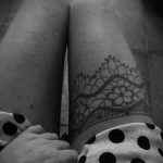 mehendi on her leg garter - options for temporary henna tattoo on 05082016 2077 tatufoto.ru