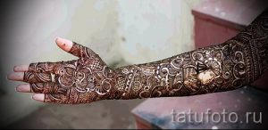 mehendi on the right hand - a temporary henna tattoo photo 1136 tatufoto.ru