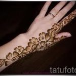 mehendi sur la photo à gauche - photo temporaire tatouage au henné 1149 tatufoto.ru