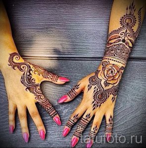 mehendi sur les deux mains - une photo de tatouage au henné temporaire 2151 tatufoto.ru