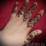 mehendi sur les doigts - une photo de tatouage au henné temporaire 1152 tatufoto.ru