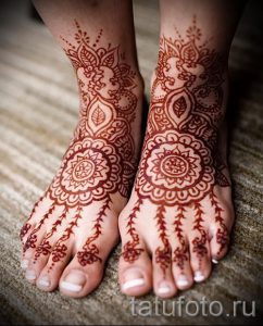mehendi sur leurs orteils - options pour tatouage au henné temporaire sur 05082016 2092 tatufoto.ru