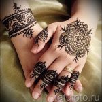 mehendi sur son bracelet de bras - Photo henné tatouage temporaire 2164 tatufoto.ru