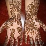 mehendi sur un des hommes de main - une photo de tatouage au henné temporaire 2172 tatufoto.ru