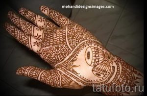 mehendi sur un oiseau de la main - Photo henné tatouage temporaire 1174 tatufoto.ru