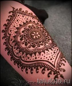 mehendi tatouage sur son bras photo - Photo de tatouage au henné temporaire 1183 tatufoto.ru