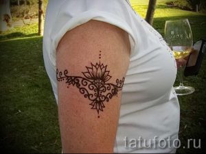 mehendi tattoo on his arm Photo - Photo of temporary henna tattoo 2190 tatufoto.ru