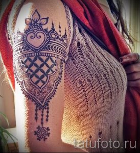 mehendi tattoo on his arm - a temporary henna tattoo photo 1187 tatufoto.ru